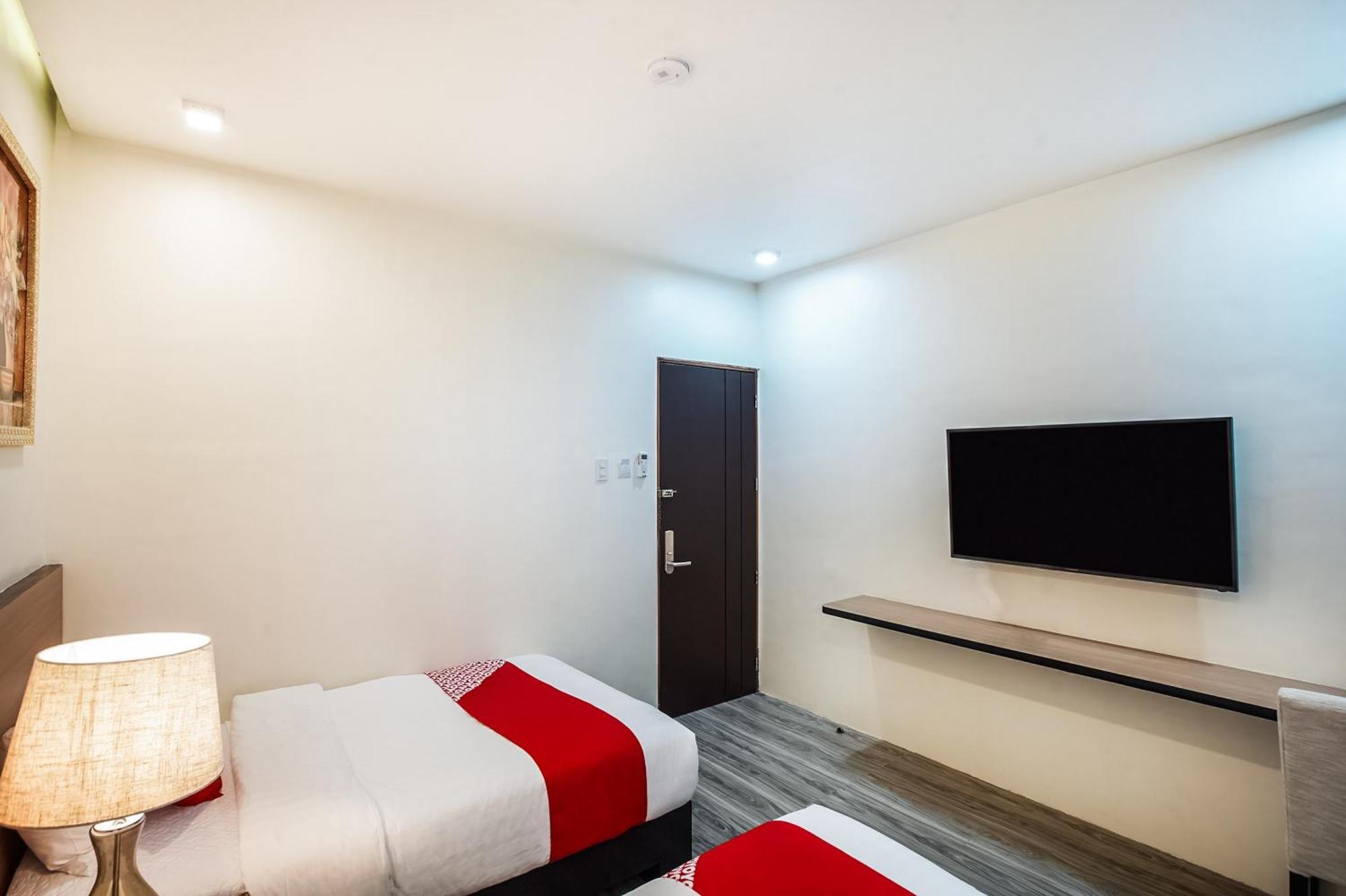 Oyo 489 Casa Mia Hotel Suites General Santos City Exterior photo